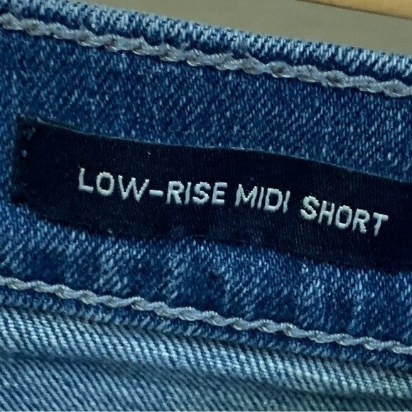 Hollister Medium Wash Distressed Ripped Low Rise Cuffed Midi Shorts Size 5/27 - Picture 5 of 14